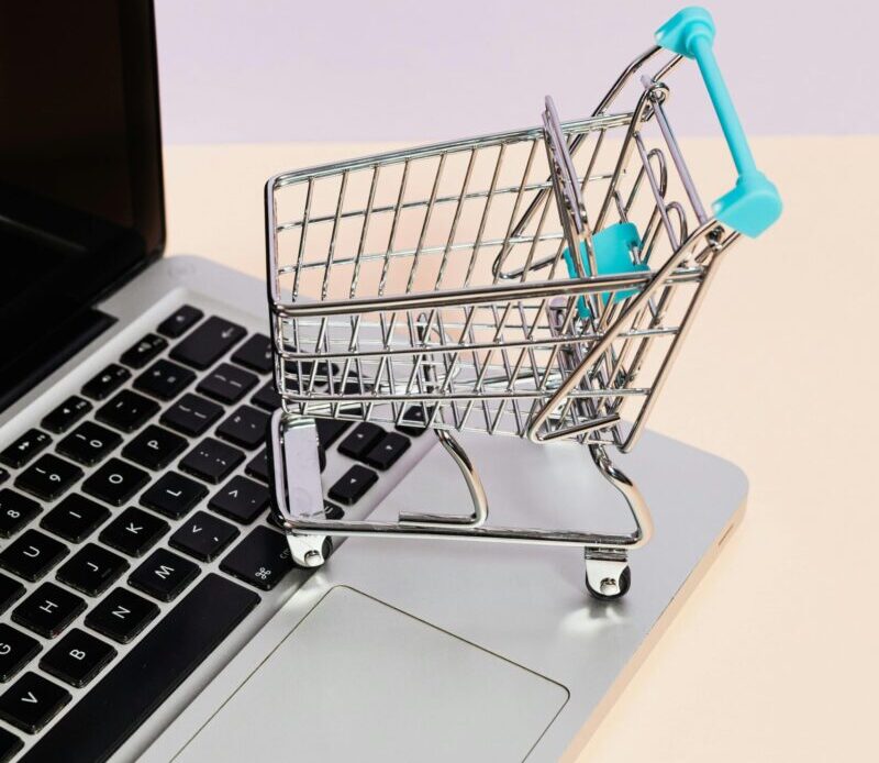 Social Commerce: Trends and Insights